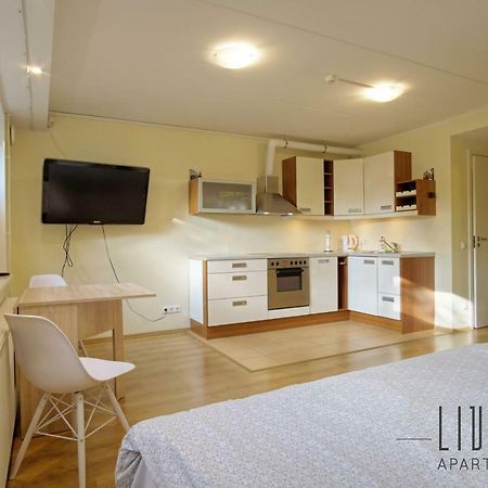 Sunny Studio With Parking, Self-Check-In & Wi-Fi Tallinn Eksteriør bilde